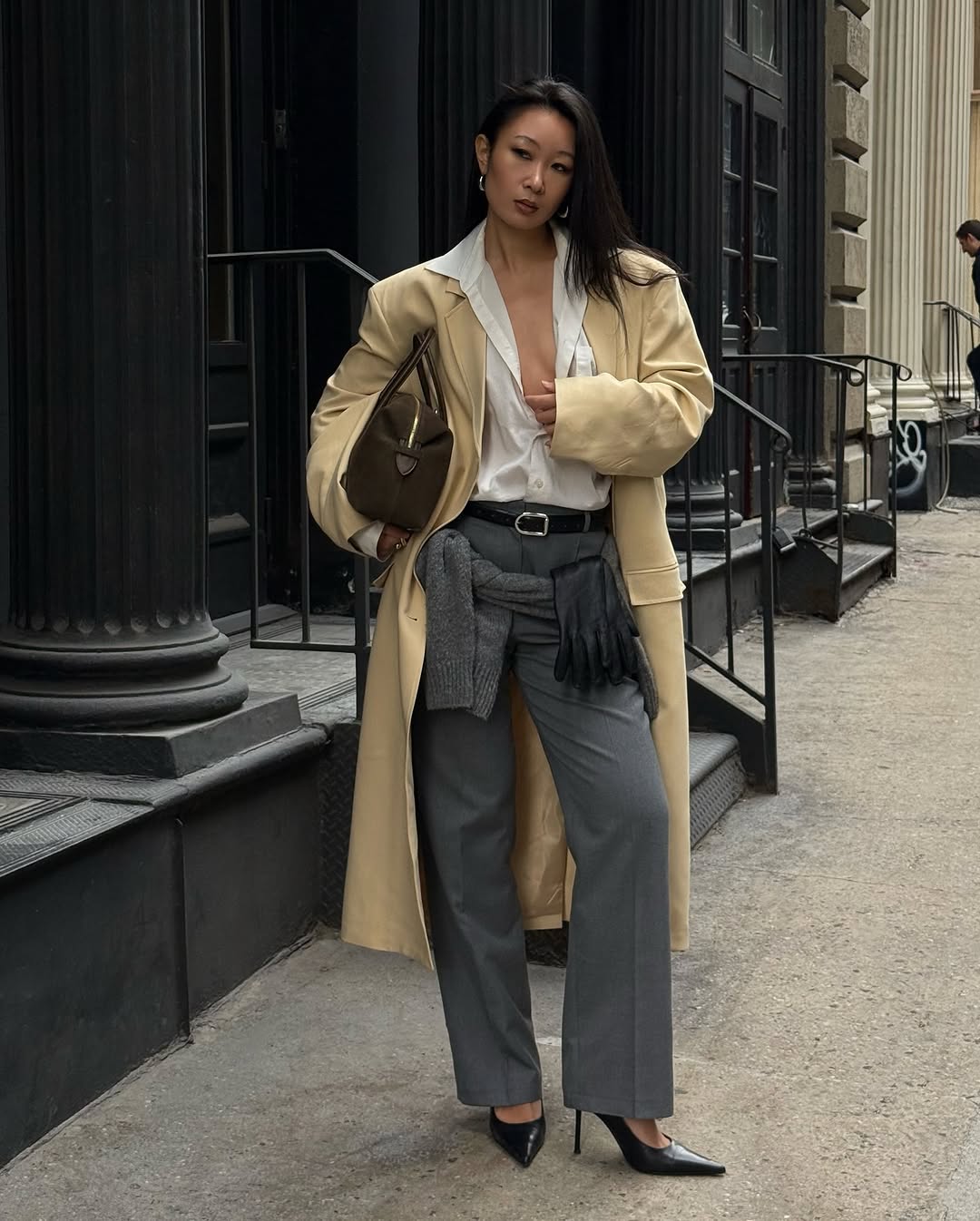 Black Leather Belt With Trench Coat and Trousers Black Leather Belt With Trench Coat and Trousers — Belt Outfits