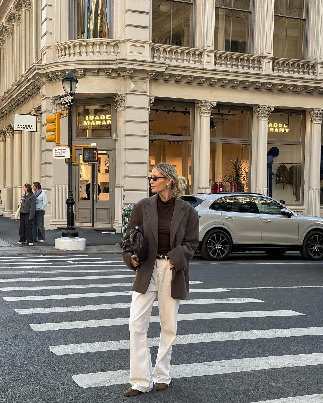 Wide Brown Belt With Oversized Blazer and Trousers Wide Brown Belt With Oversized Blazer and Trousers — Belt Outfits