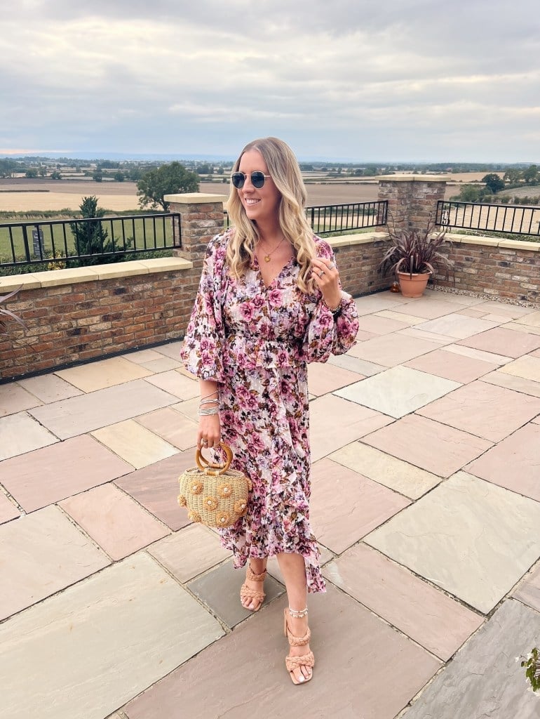 Floral Print Midi Dress With Voluminous Sleeves Floral Print Midi Dress With Voluminous Sleeves — Birthday Outfits