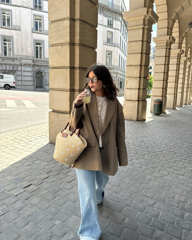 Beige Oversized Blazer With Wide-Leg Jeans Beige Oversized Blazer With Wide-Leg Jeans — Birthday Outfits