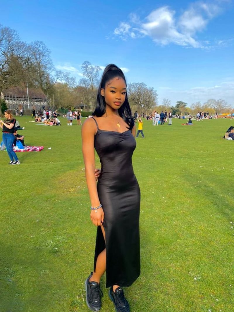 Black satin dress with high slit and sneakers Black satin dress with high slit and sneakers — Birthday Outfits Black Women