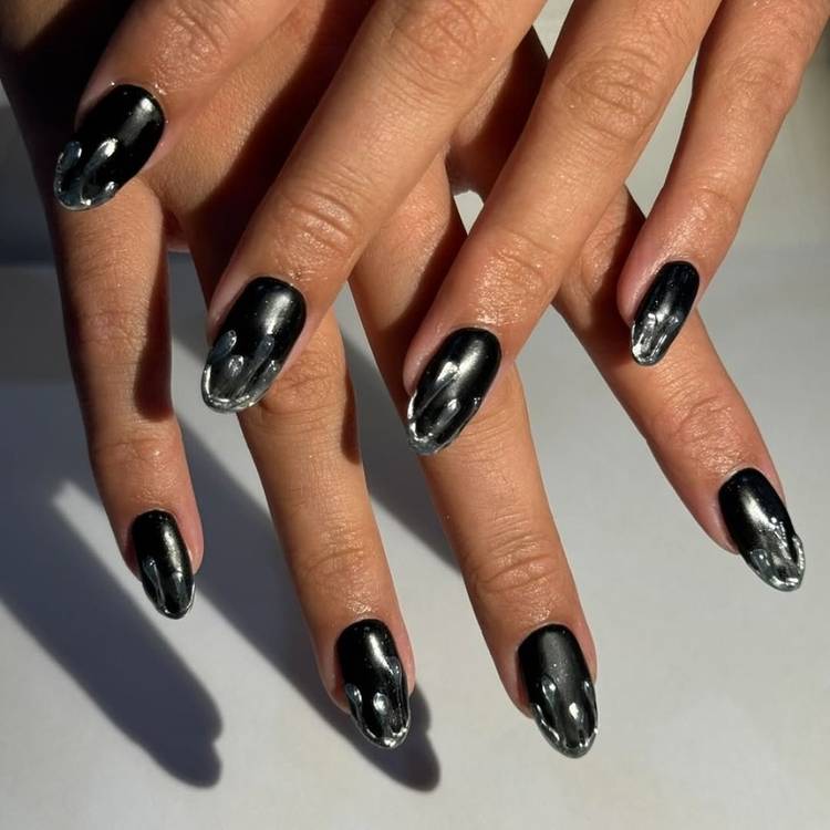 Sharp Almond Mirror Black Chrome Sharp Almond Mirror Black Chrome — Black Chrome Nails