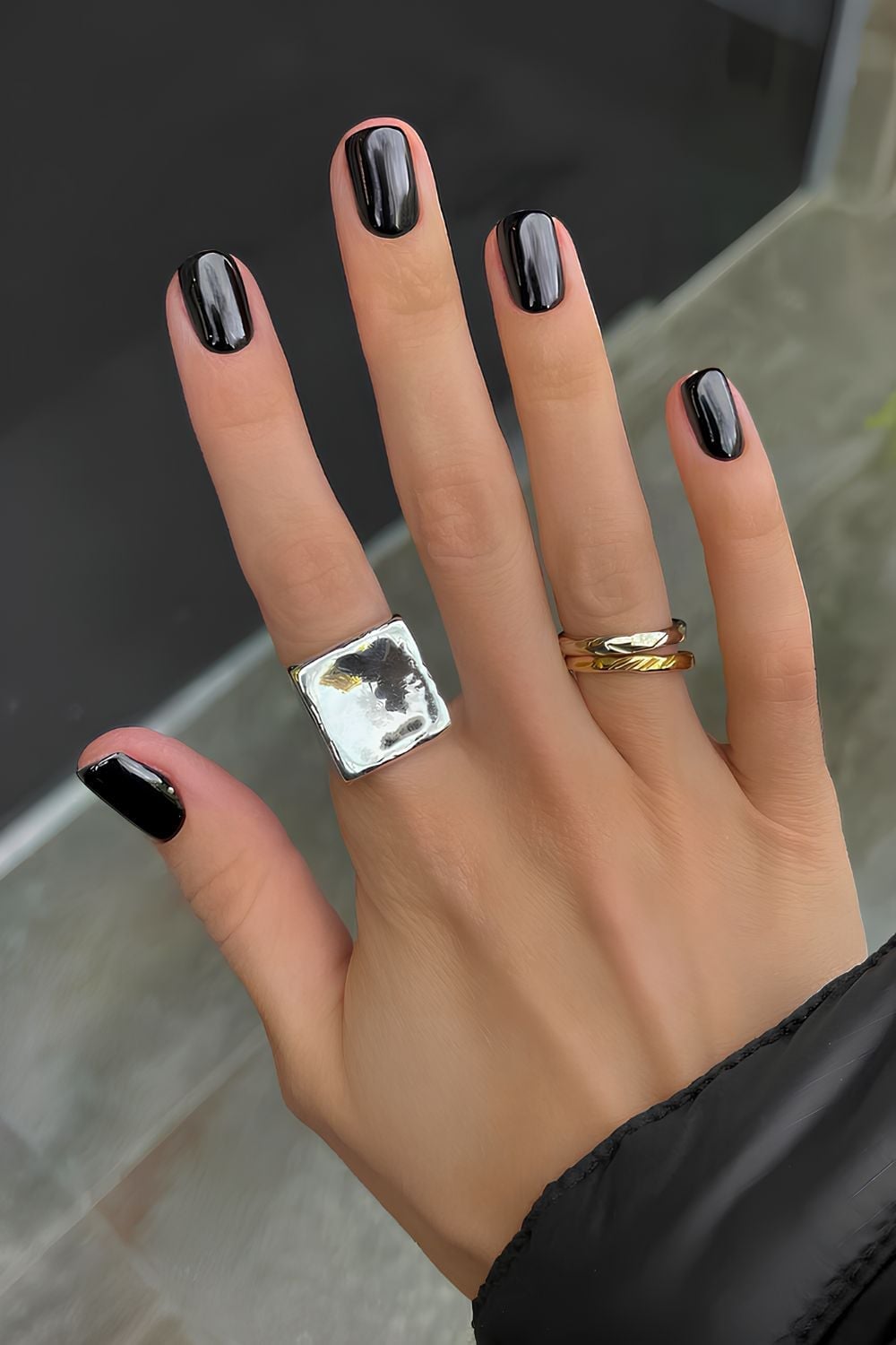Short Square High Shine Chrome Short Square High Shine Chrome — Black Chrome Nails