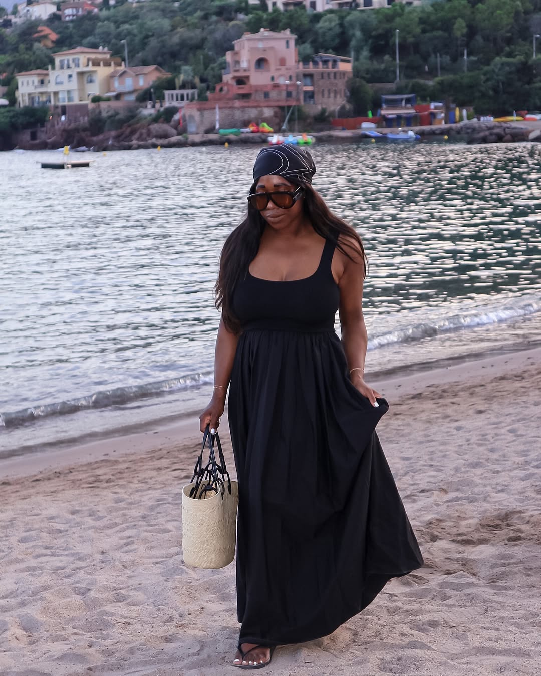 Flowy Black Maxi Dress For The Beach Flowy Black Maxi Dress For The Beach — Black Dress Outfits