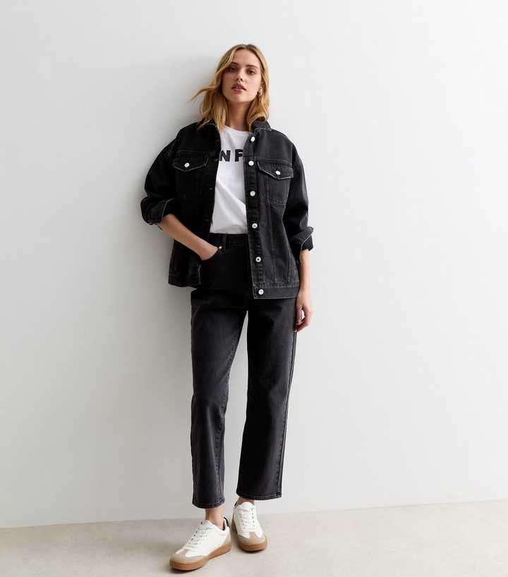 Oversized Black Denim Jacket With Gray Jeans, Sneakers Oversized Black Denim Jacket With Gray Jeans, Sneakers — Black Jean Jacket Outfit