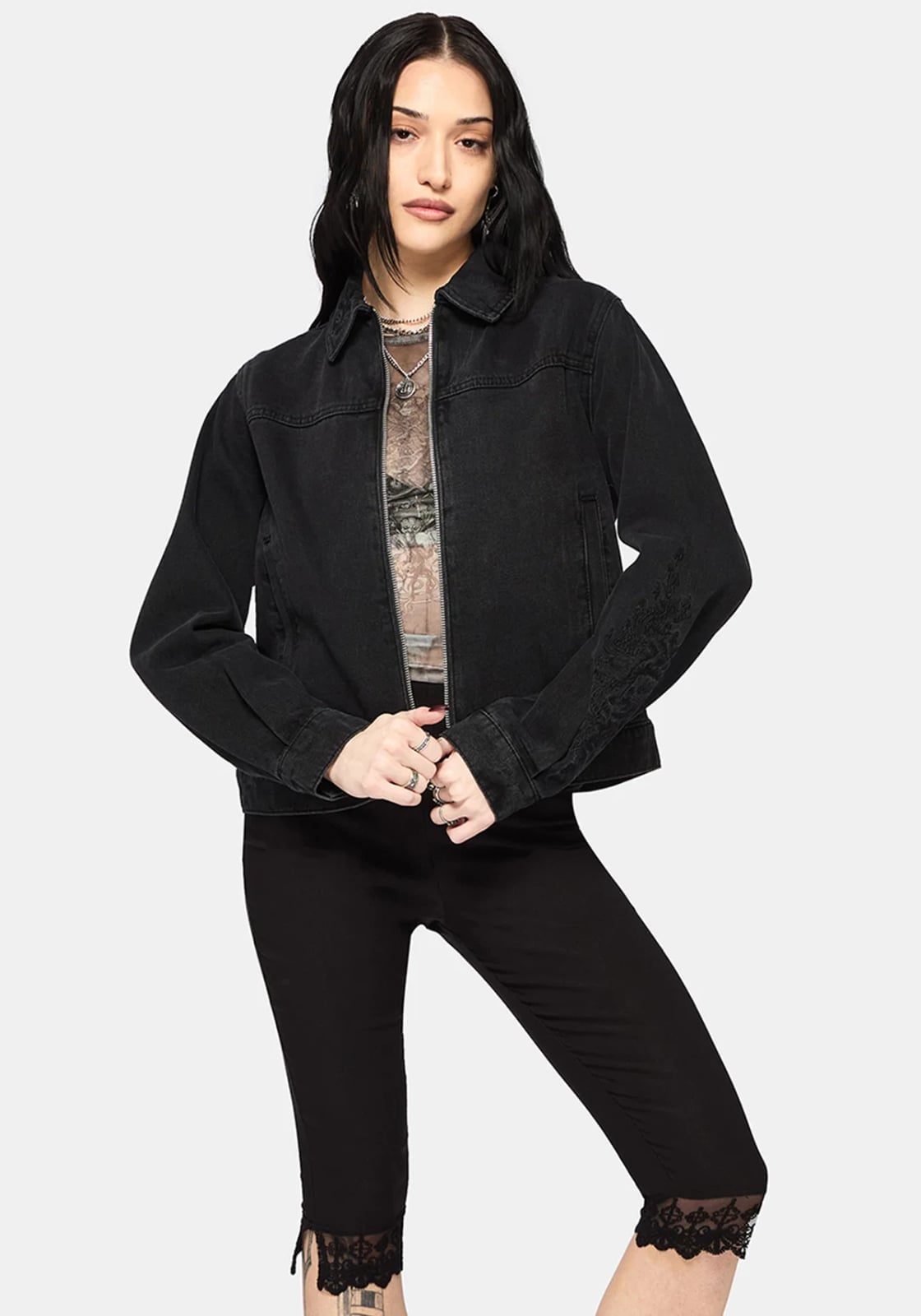Gray Denim Jacket With Patterned Top, Close-Up Take Gray Denim Jacket With Patterned Top, Close-Up Take — Black Jean Jacket Outfit