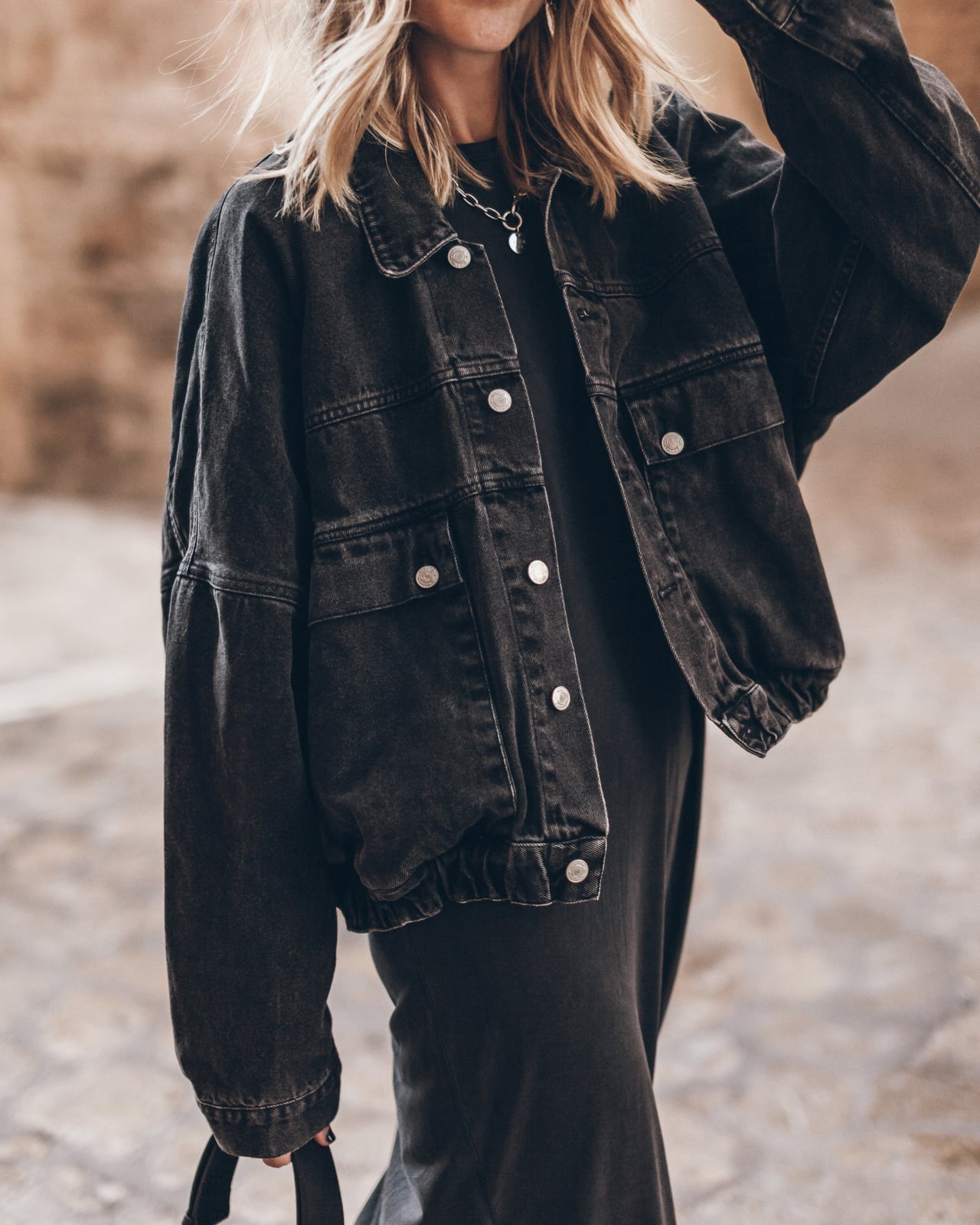 Black Denim Jacket With Gray T-Shirt Dress Black Denim Jacket With Gray T-Shirt Dress — Black Jean Jacket Outfit