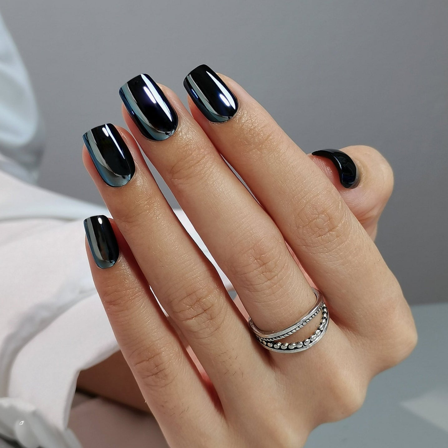 Short Square Black Chrome Nails With Silver Stripes Short Square Black Chrome Nails With Silver Stripes — Black Nails