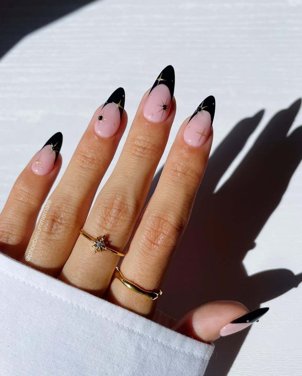 Long Pointed Sheer Pink With Black French Tips And Stars Long Pointed Sheer Pink With Black French Tips And Stars — Black Nails