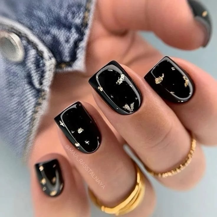 Short Square Black With Gold Foil Flakes Short Square Black With Gold Foil Flakes — Black Nails