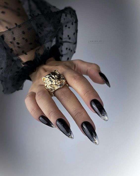 Long Stiletto Black With Gold Foil French Tips Long Stiletto Black With Gold Foil French Tips — Black Nails