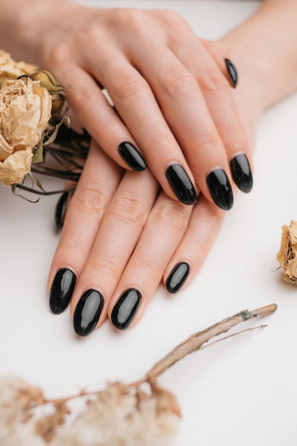 Short Oval Deep Black High Gloss Nails Short Oval Deep Black High Gloss Nails — Black Nails