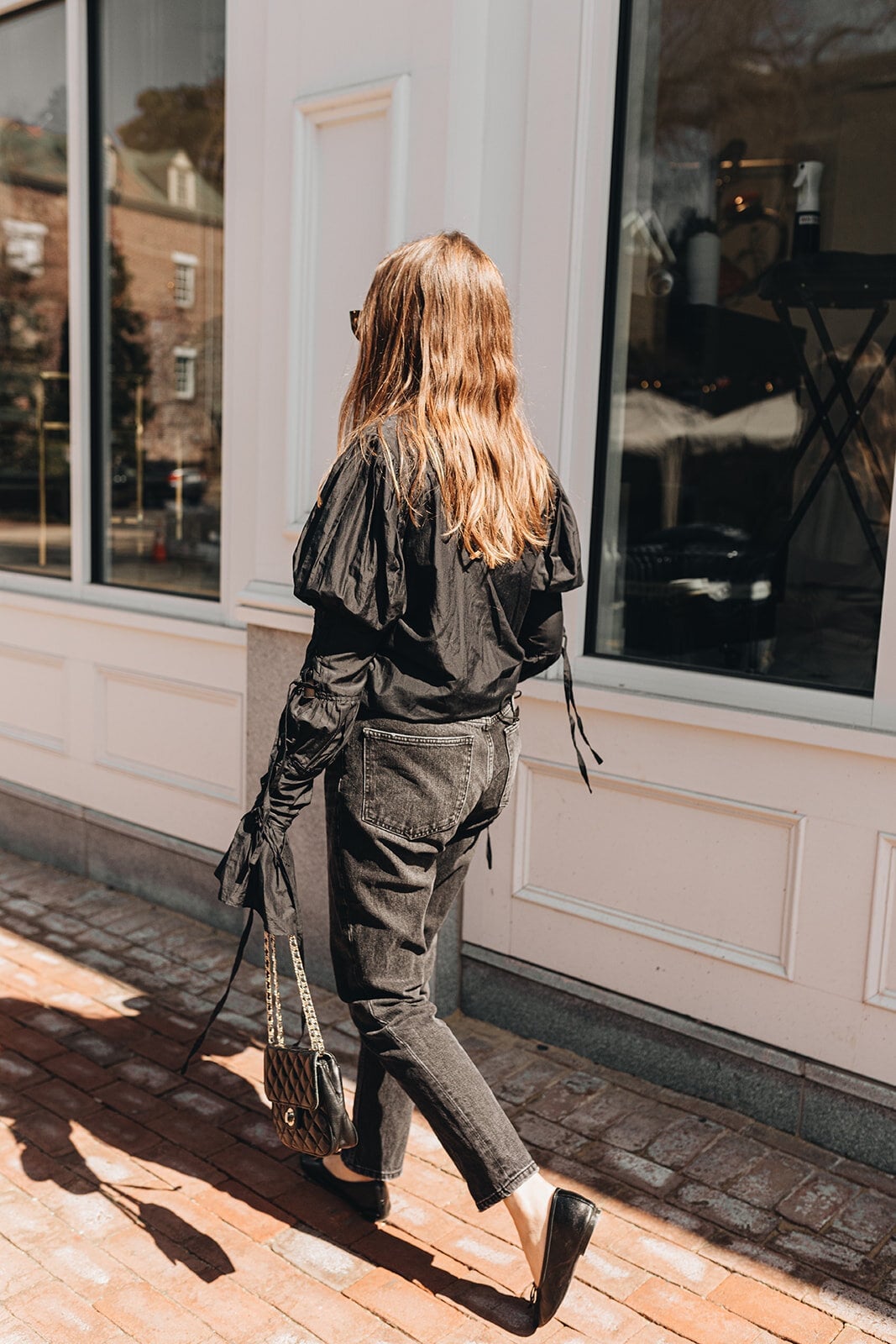 Puff-sleeve top with black jeans and ballet flats Puff-sleeve top with black jeans and ballet flats — Black Outfits