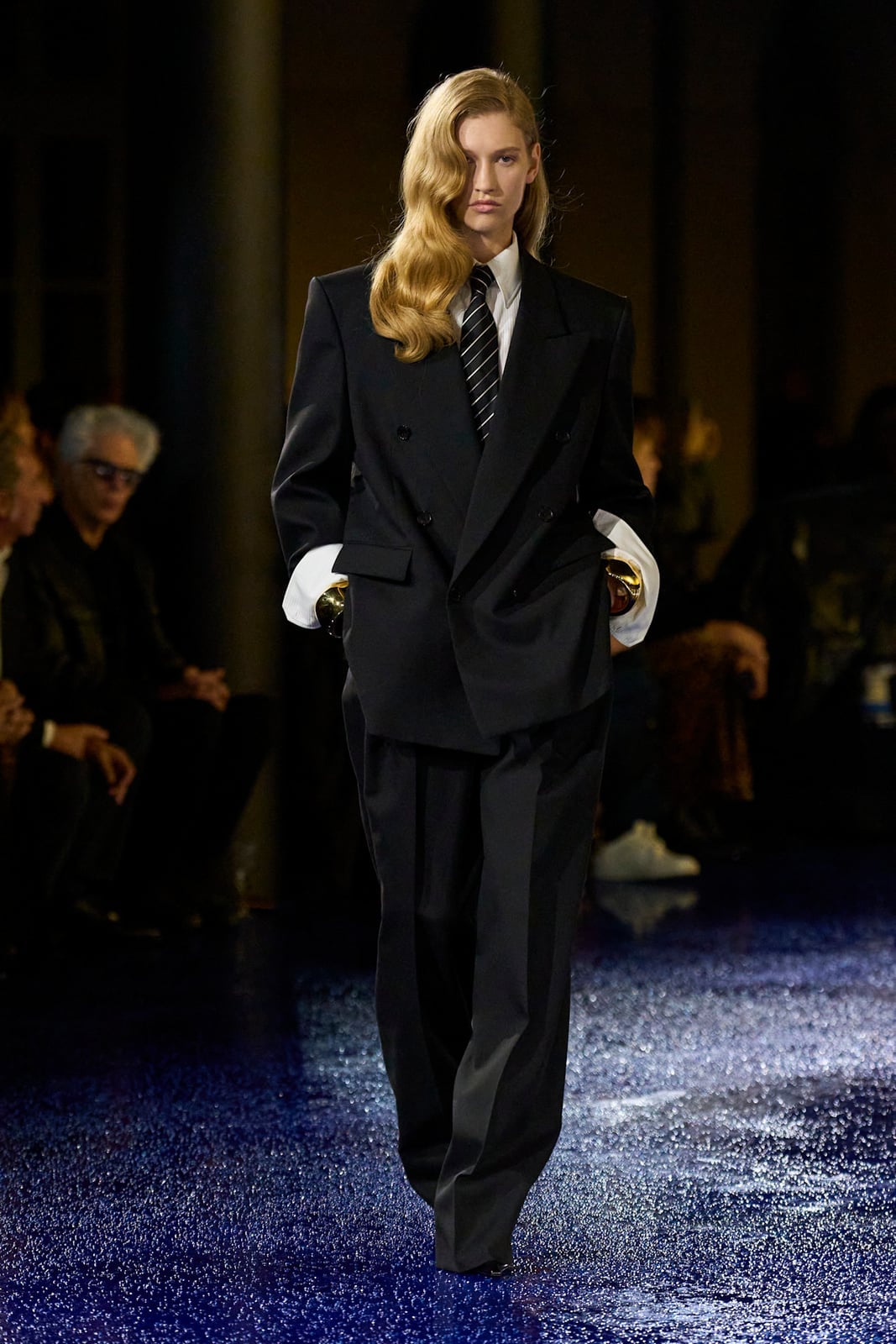 Oversized suit with white shirt and tie Oversized suit with white shirt and tie — Black Outfits