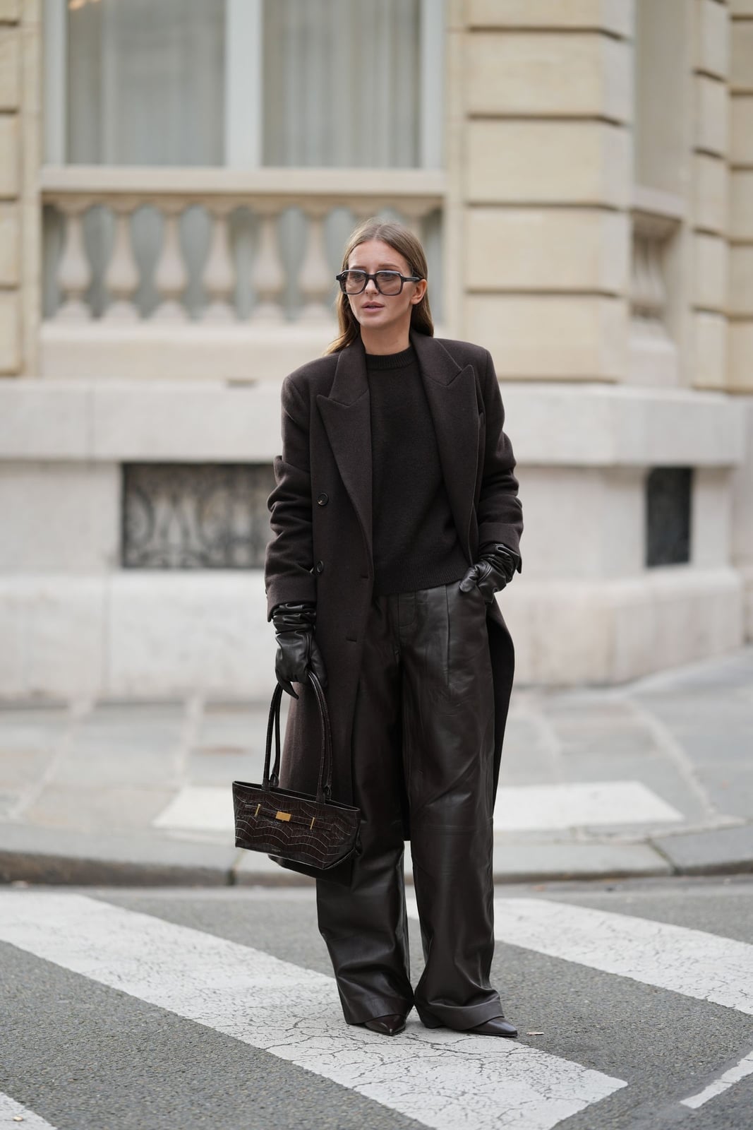 How to Wear Sweater and Pants, the Essential Chic Winter Combo in 5 Trendy Outfits | Vogue Arabia