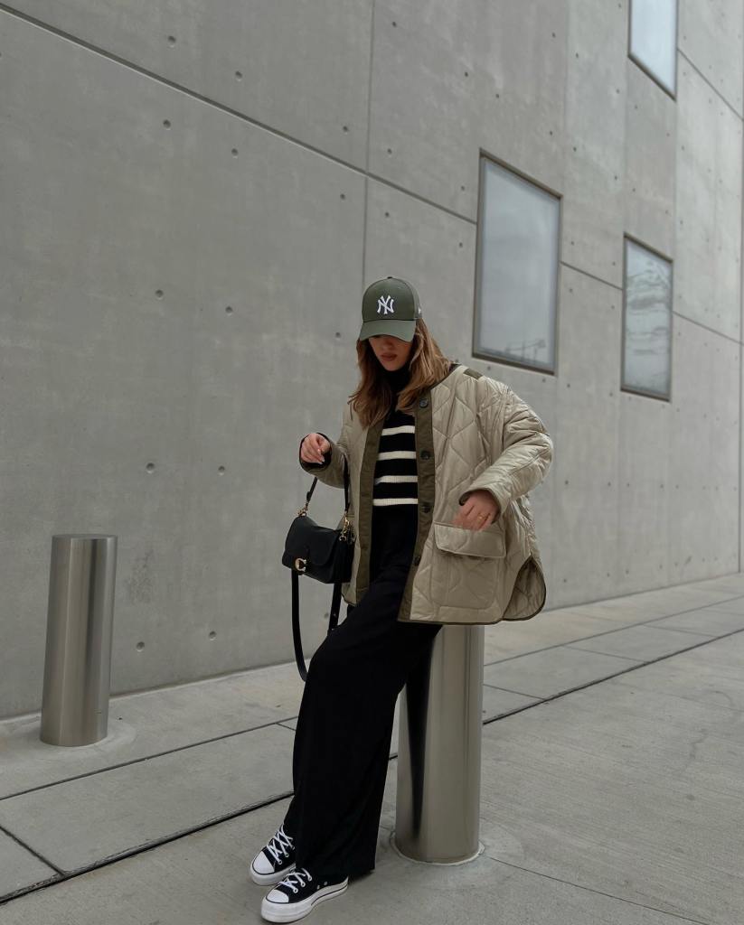Black wide-leg pants with striped sweater and quilted jacket Black wide-leg pants with striped sweater and quilted jacket — Black Sweatpants Outfit