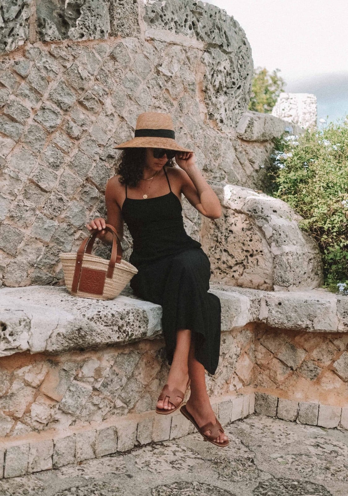 Black Spaghetti Strap Dress With Straw Accessories Black Spaghetti Strap Dress With Straw Accessories — Black Top Outfits