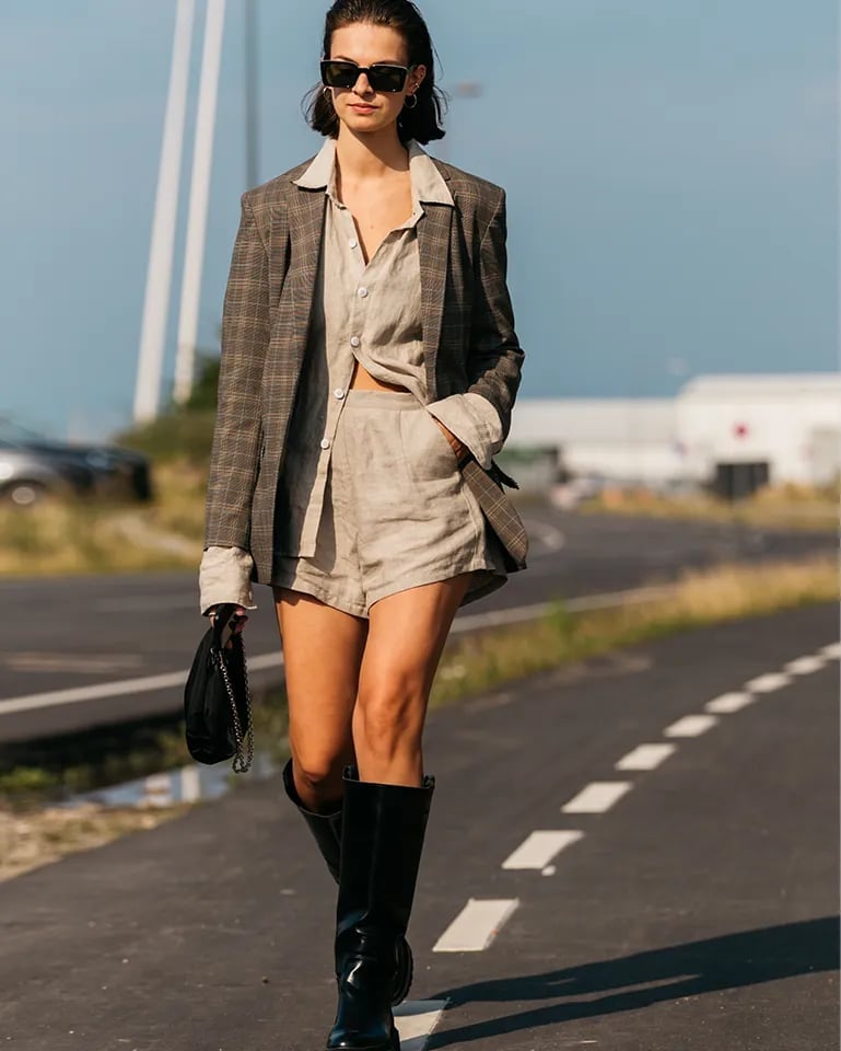 Oversized Plaid Blazer With Linen Shorts And Boots Oversized Plaid Blazer With Linen Shorts And Boots — Blazer Outfits