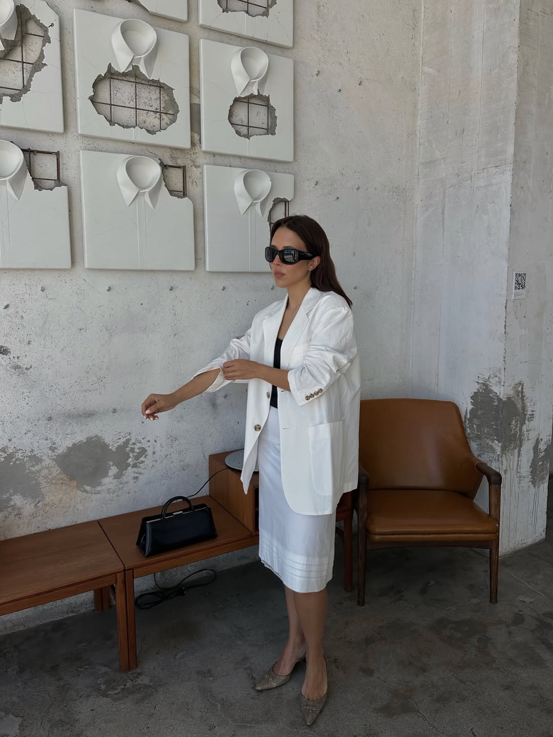 White Linen Oversized Blazer With Pencil Skirt White Linen Oversized Blazer With Pencil Skirt — Blazer Outfits