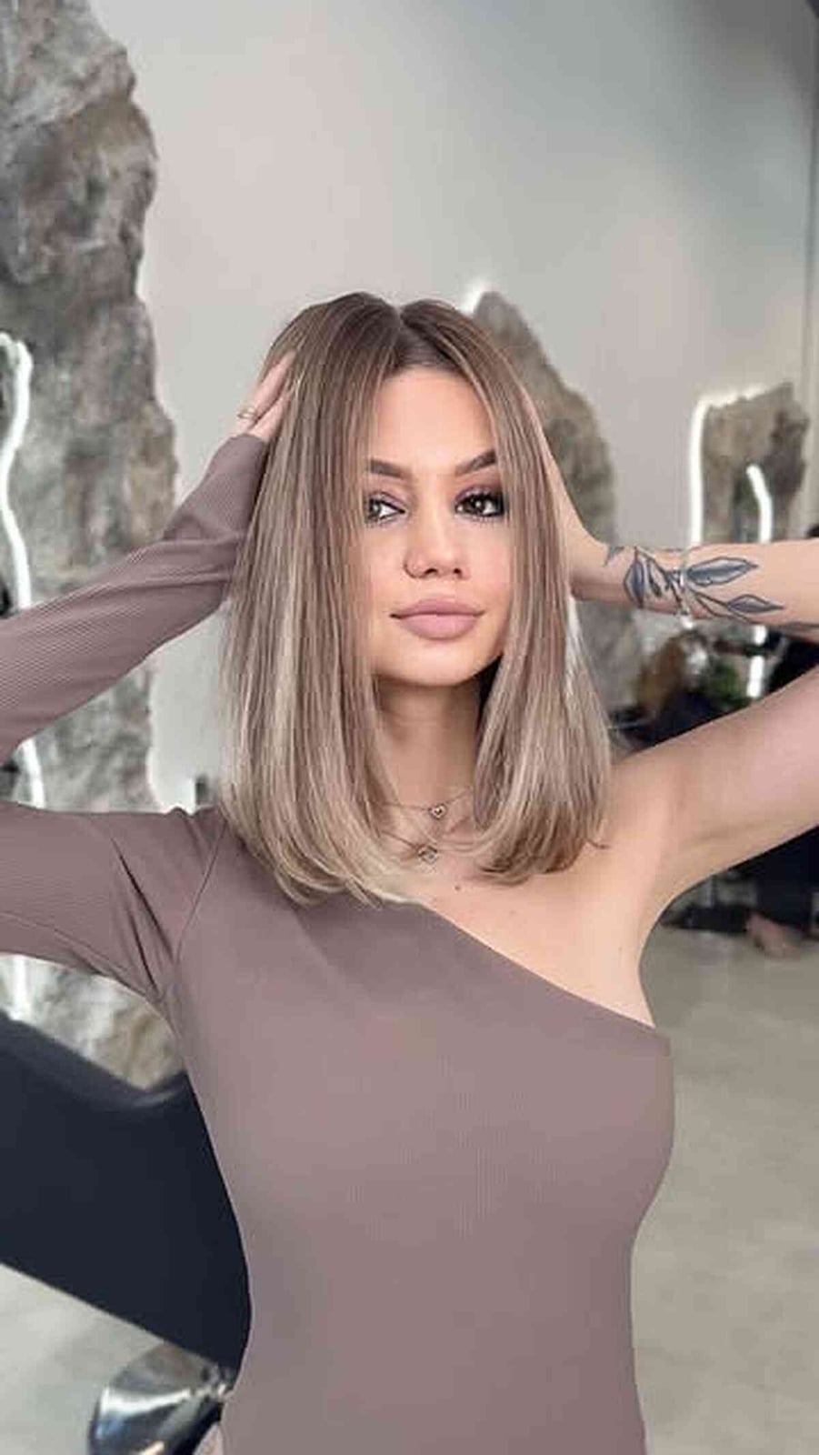 Ash Blonde Blunt Lob With Root Shadow Ash Blonde Blunt Lob With Root Shadow — Blonde Lob