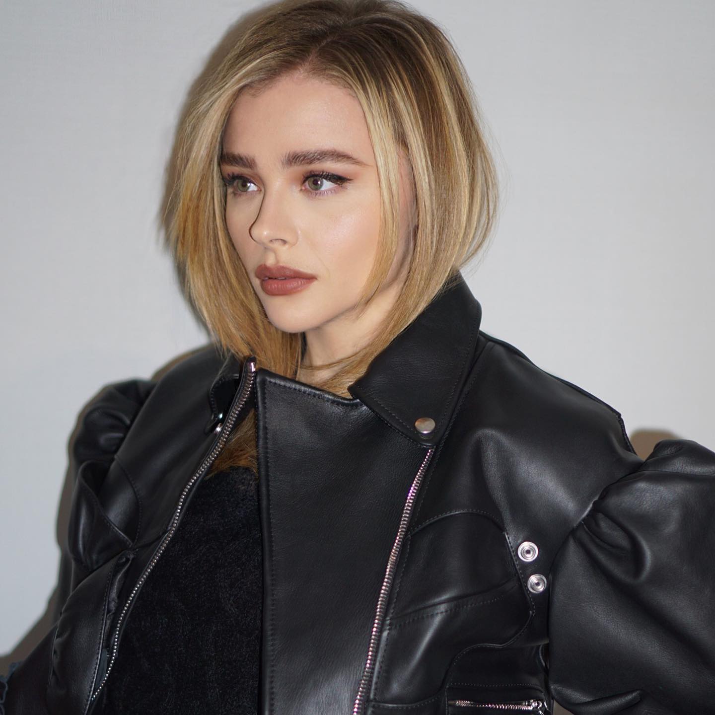 Ash Blonde Lob With Textured Layers Ash Blonde Lob With Textured Layers