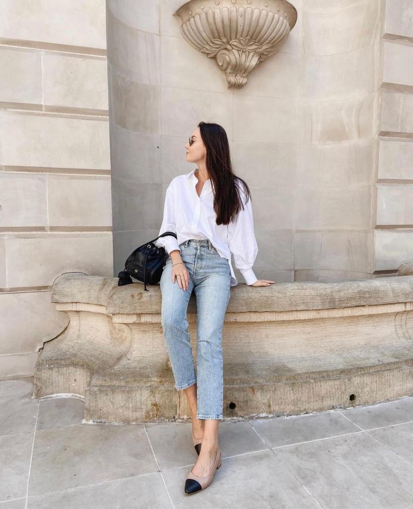 Oversized White Shirt With Straight-Leg Jeans And Cap-Toe Flats Oversized White Shirt With Straight-Leg Jeans And Cap-Toe Flats — Blouse Outfits
