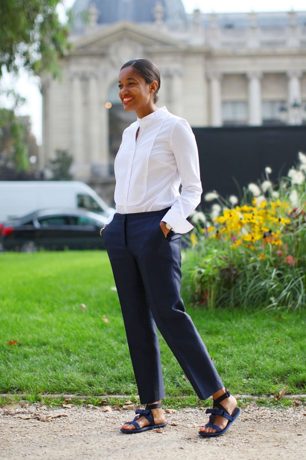 White Collared Blouse With Navy Straight-Leg Trousers White Collared Blouse With Navy Straight-Leg Trousers — Blouse Outfits