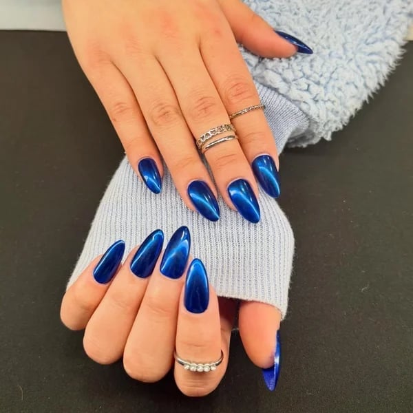 Blue Chrome French Tip Sharp Almonds Blue Chrome French Tip Sharp Almonds — Blue Chrome Nails