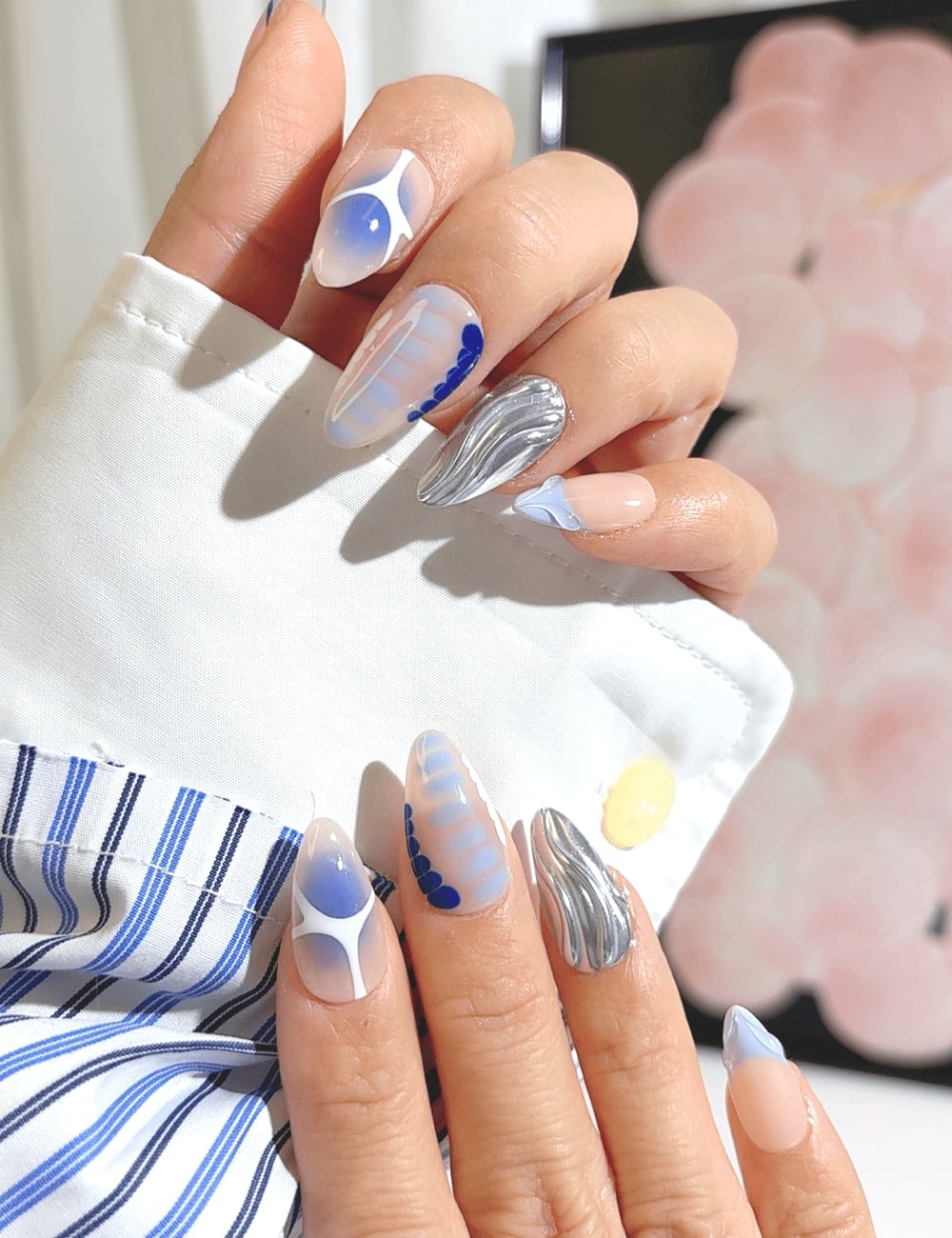 Abstract Blue Shapes Silver Chrome Accents Abstract Blue Shapes Silver Chrome Accents — Blue Chrome Nails