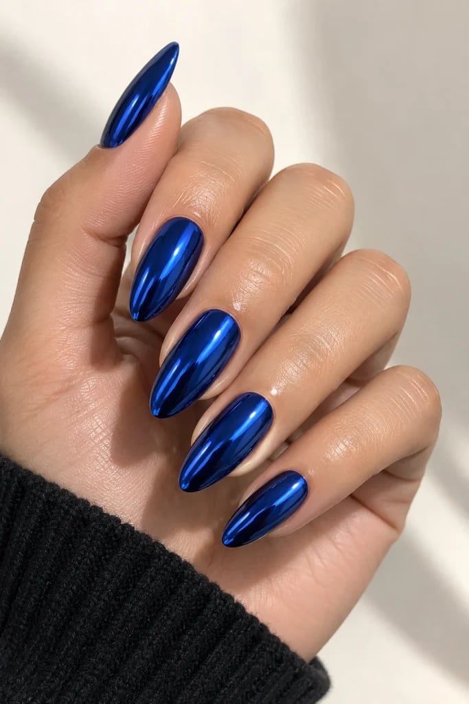 Mirror Shine Deep Blue Chrome Almonds Mirror Shine Deep Blue Chrome Almonds — Blue Chrome Nails