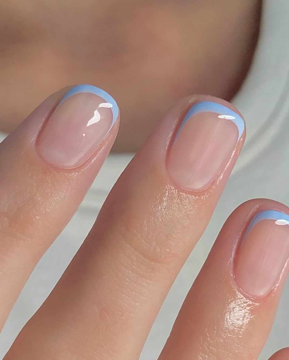 Delicate Sky Blue French Short Almond Nails Delicate Sky Blue French Short Almond Nails — Blue French Tip Nails