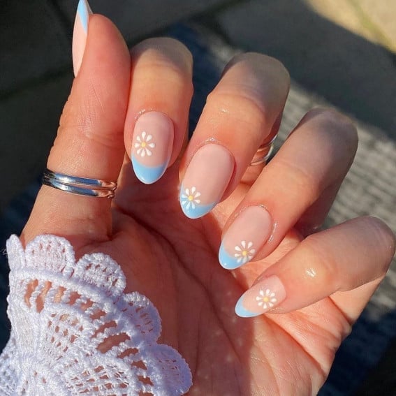 Sky Blue French Tips with White Daisies Medium Almond Nails Sky Blue French Tips with White Daisies Medium Almond Nails — Blue French Tip Nails