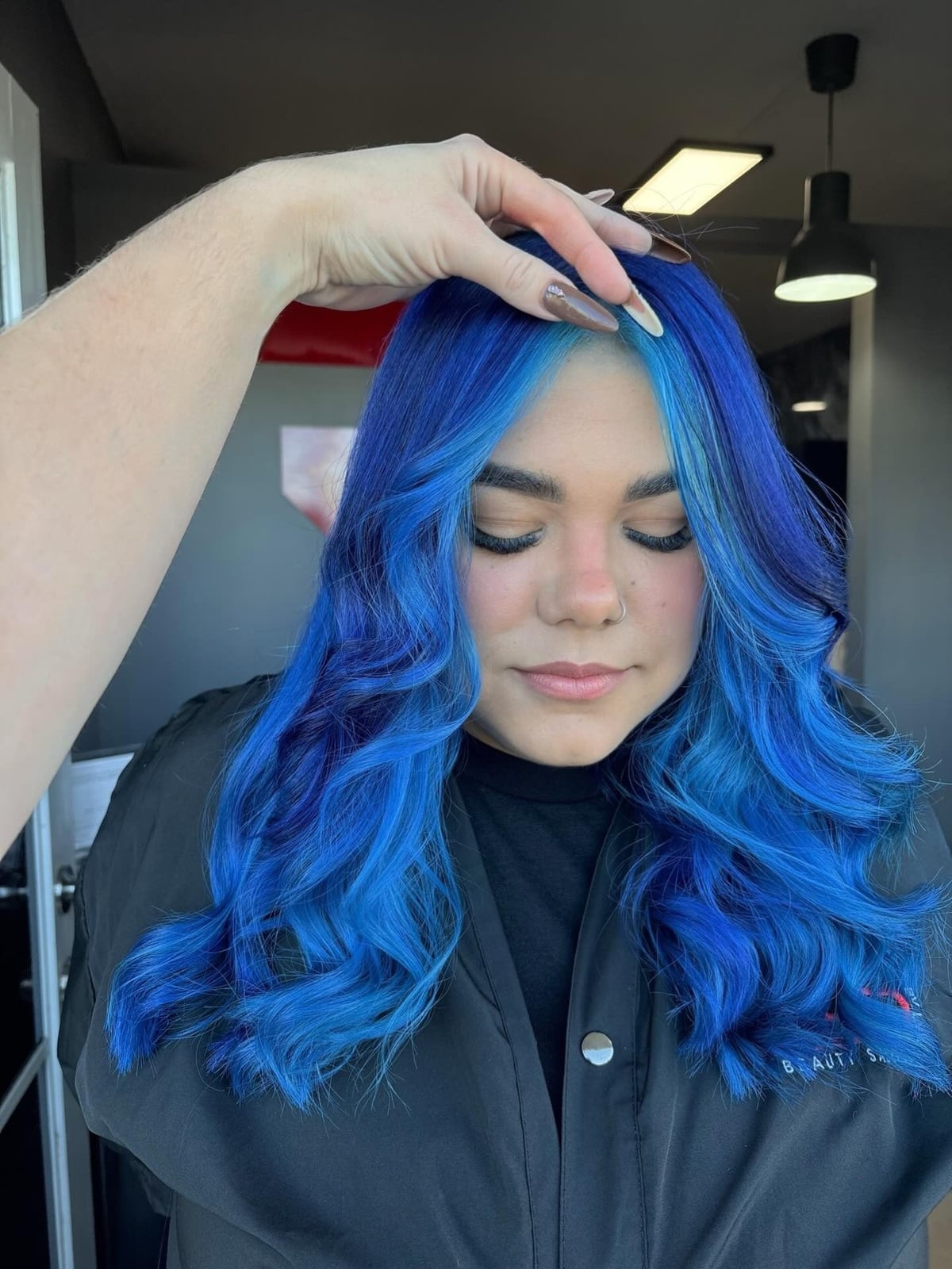 Collarbone Wavy Hair With Blue Dimension Collarbone Wavy Hair With Blue Dimension — Blue Hair Color