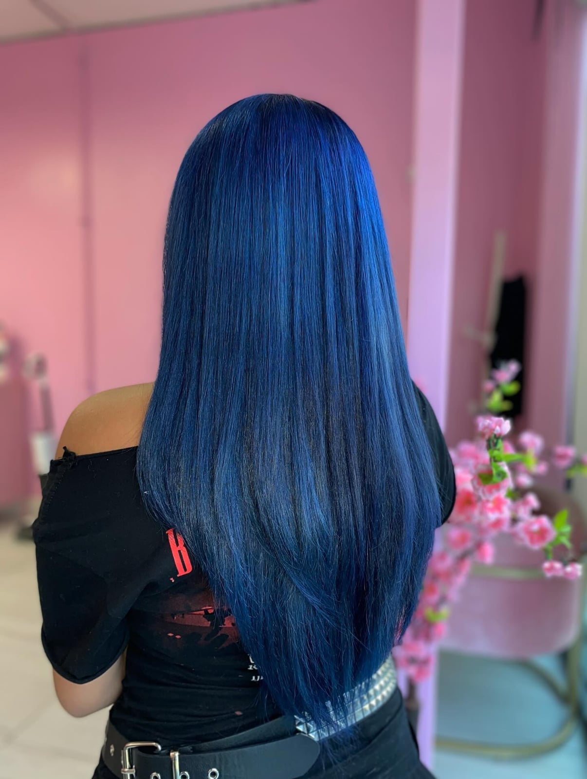 Mid-Back Straight Hair In Vibrant Blue Mid-Back Straight Hair In Vibrant Blue — Blue Hair Color