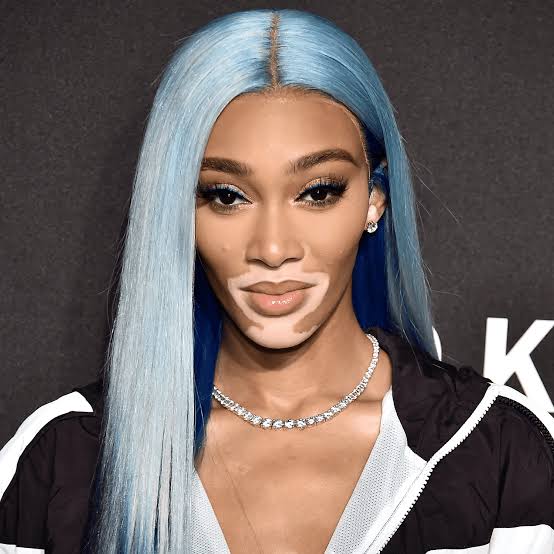 Mid-Back Wavy Hair In Light Blue Mid-Back Wavy Hair In Light Blue — Blue Hair Color
