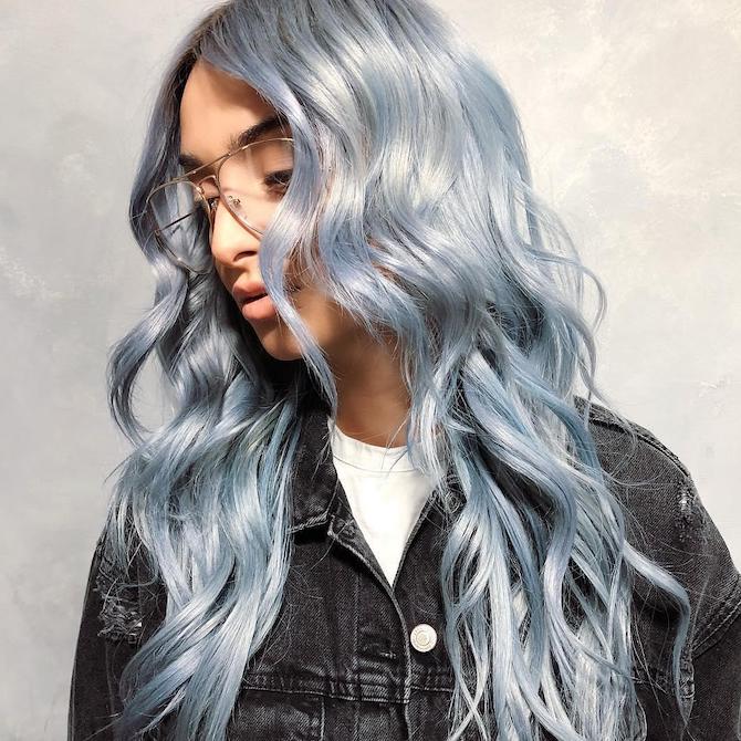 Mid-Back Wavy Hair In Blue-Gray Tone Mid-Back Wavy Hair In Blue-Gray Tone — Blue Hair Color