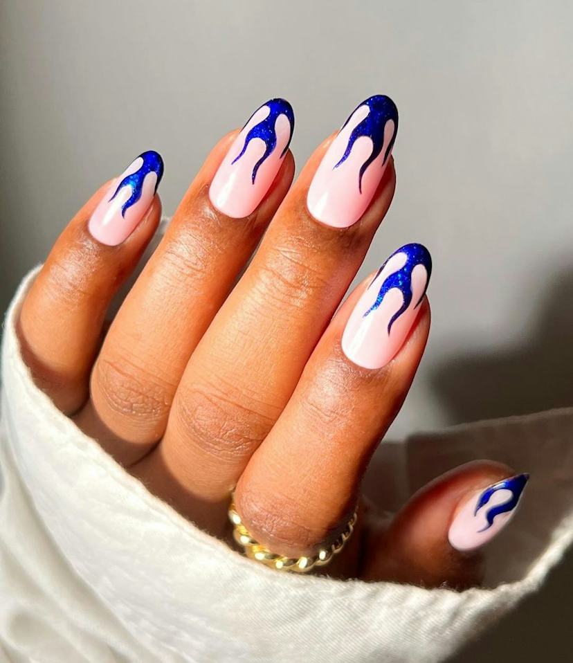 Medium Oval Nails with Blue Flame Design Medium Oval Nails with Blue Flame Design — Blue Nails