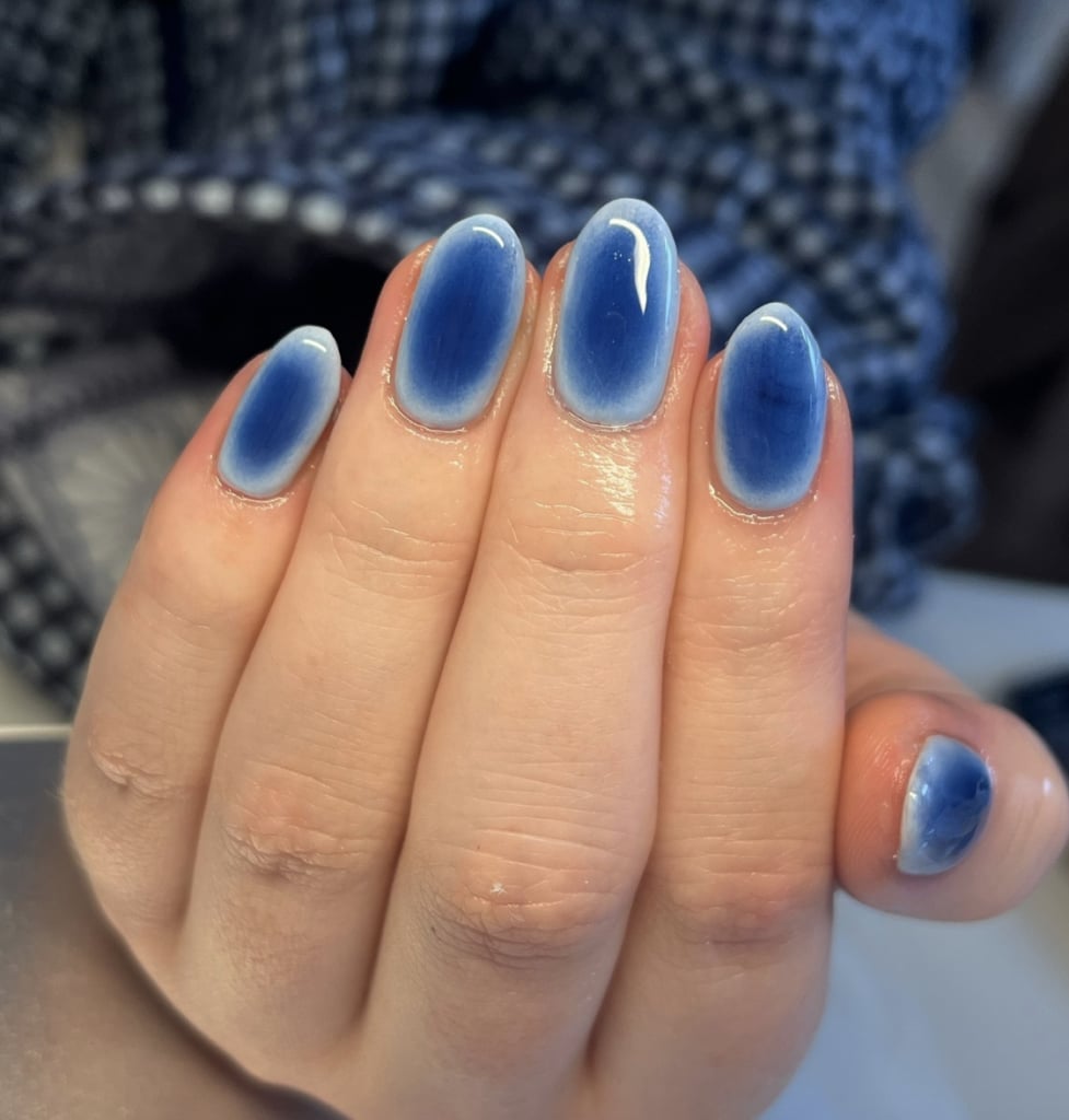 Velvet Cat Eye Deep Blue Gradient Nails Velvet Cat Eye Deep Blue Gradient Nails — Blue Nails