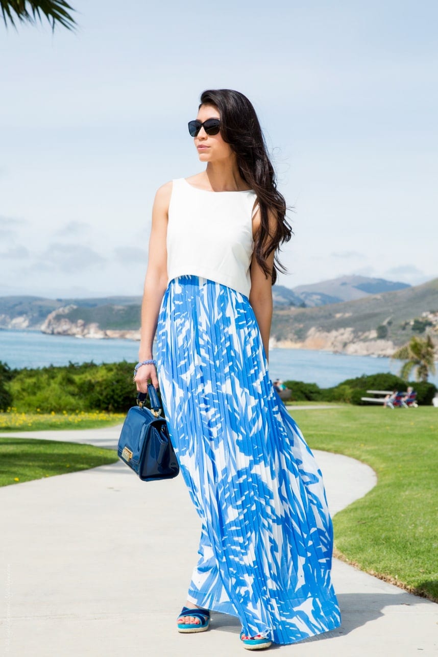 White top with blue patterned maxi skirt for summer White top with blue patterned maxi skirt for summer — Blue Outfits