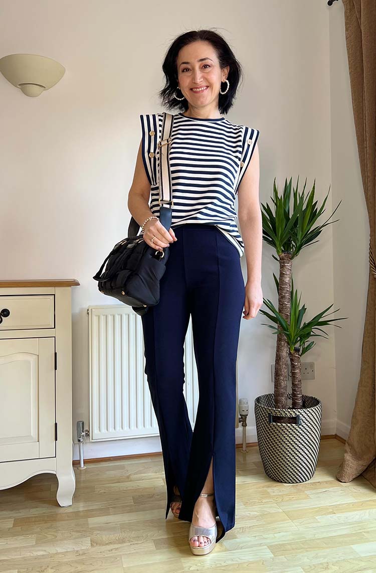 Navy flared trousers with striped sleeveless top Navy flared trousers with striped sleeveless top — Blue Outfits