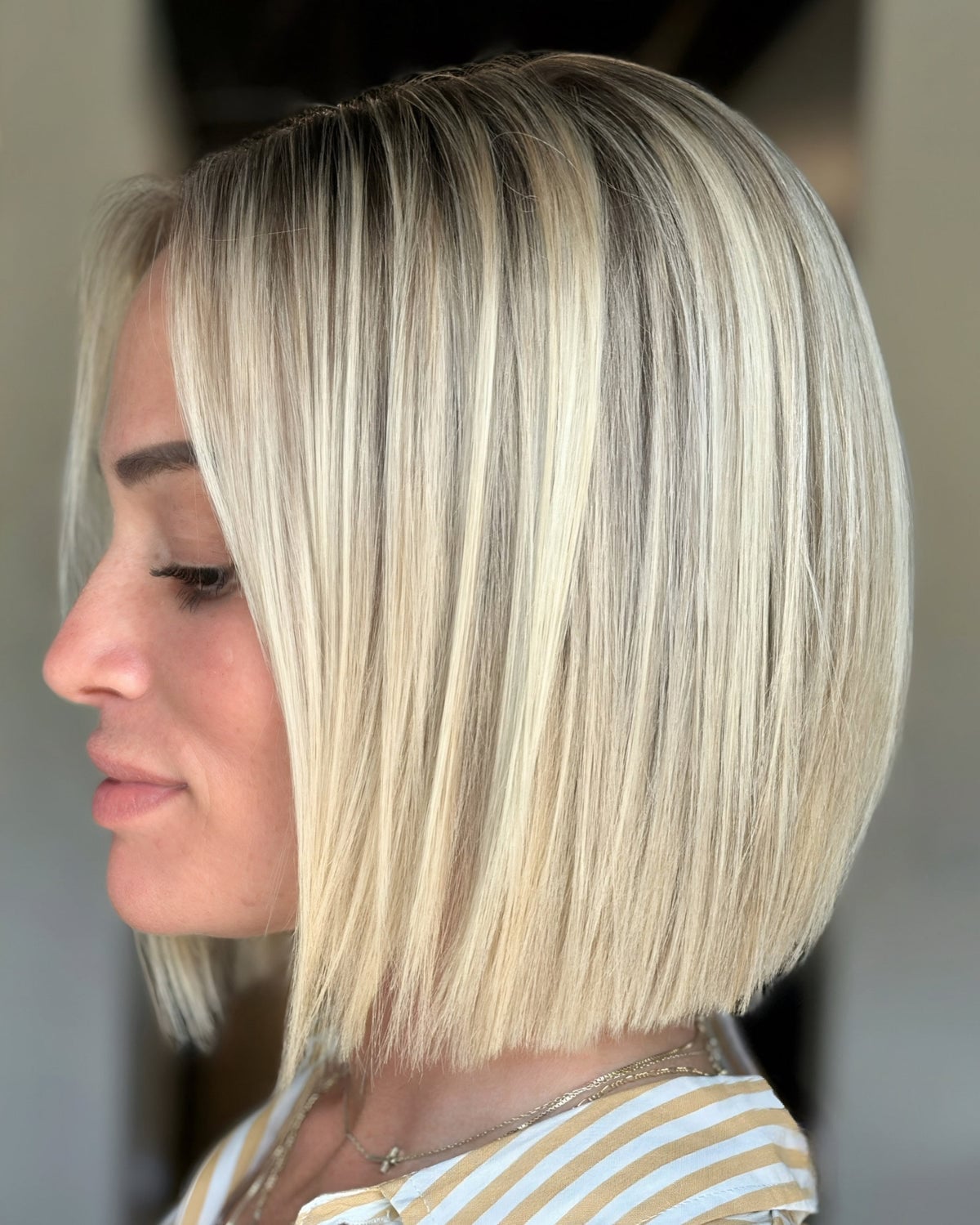 Platinum Blonde Blunt Bob Glossy Finish Platinum Blonde Blunt Bob Glossy Finish