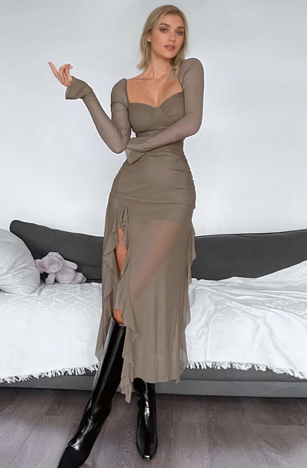 Brown sweetheart neck ribbed knit midi dress Brown sweetheart neck ribbed knit midi dress — Bodycon Dresses