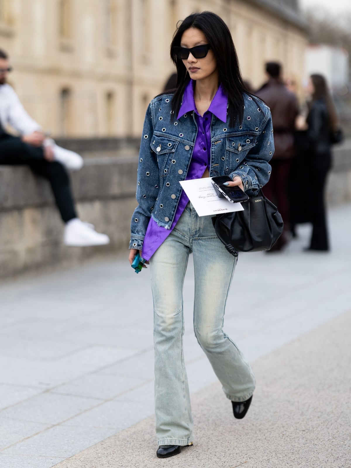 Light wash bootcut jeans with a grommet denim jacket and purple shirt Light wash bootcut jeans with a grommet denim jacket and purple shirt — Bootcut Jeans Outfits