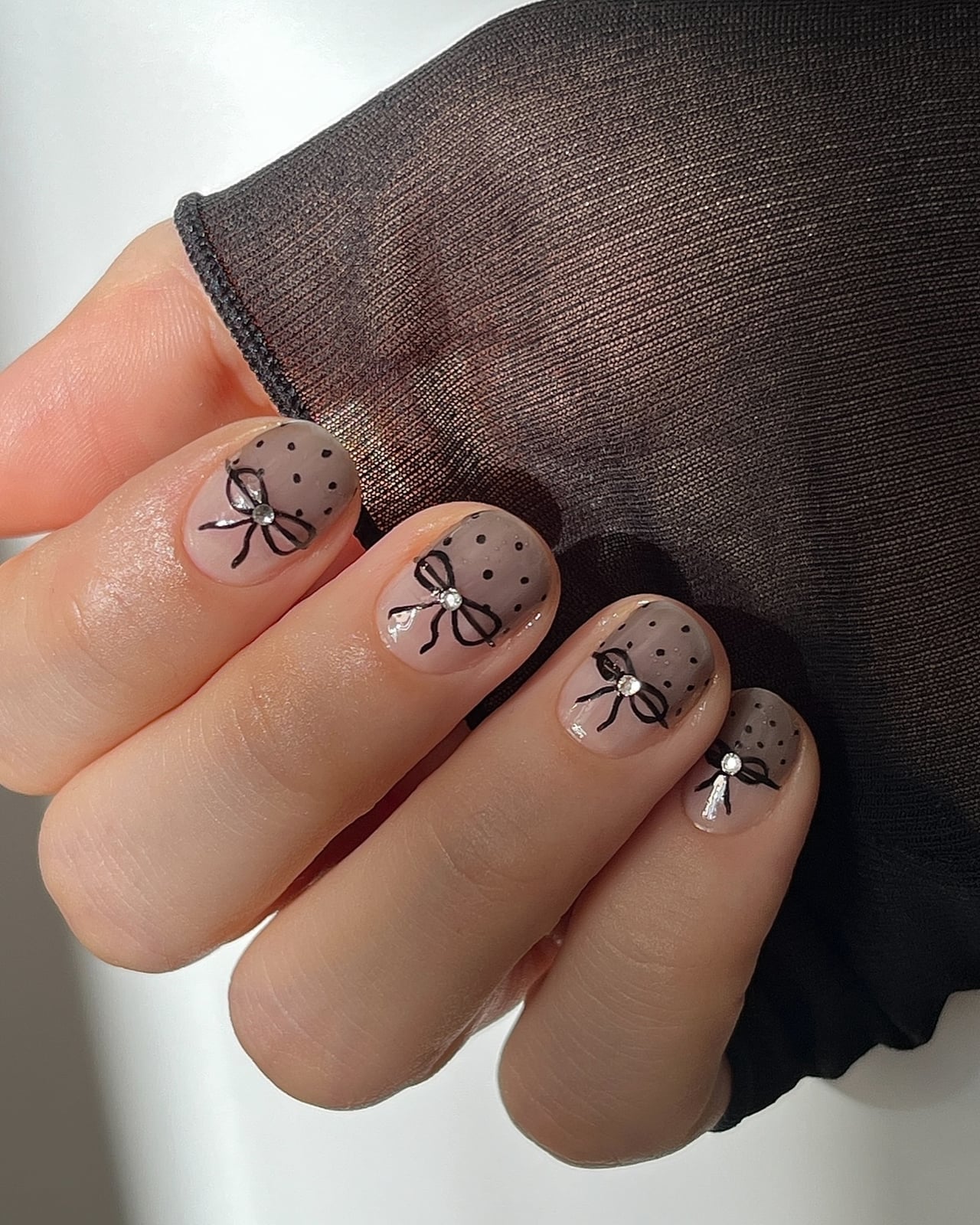 Nude Gray Gradient Almond Nails With Black Bows Nude Gray Gradient Almond Nails With Black Bows — Bow Nails