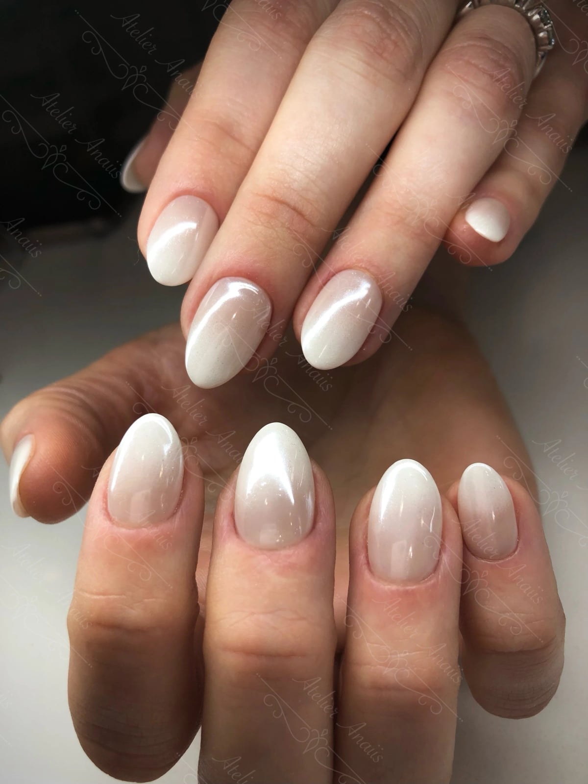 Short Oval White Chrome Mirror Finish Nails Short Oval White Chrome Mirror Finish Nails — Bridal Nails