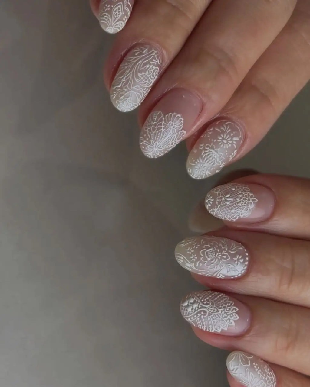 Medium Oval Raised White Lace Pattern Nails Medium Oval Raised White Lace Pattern Nails — Bridal Nails