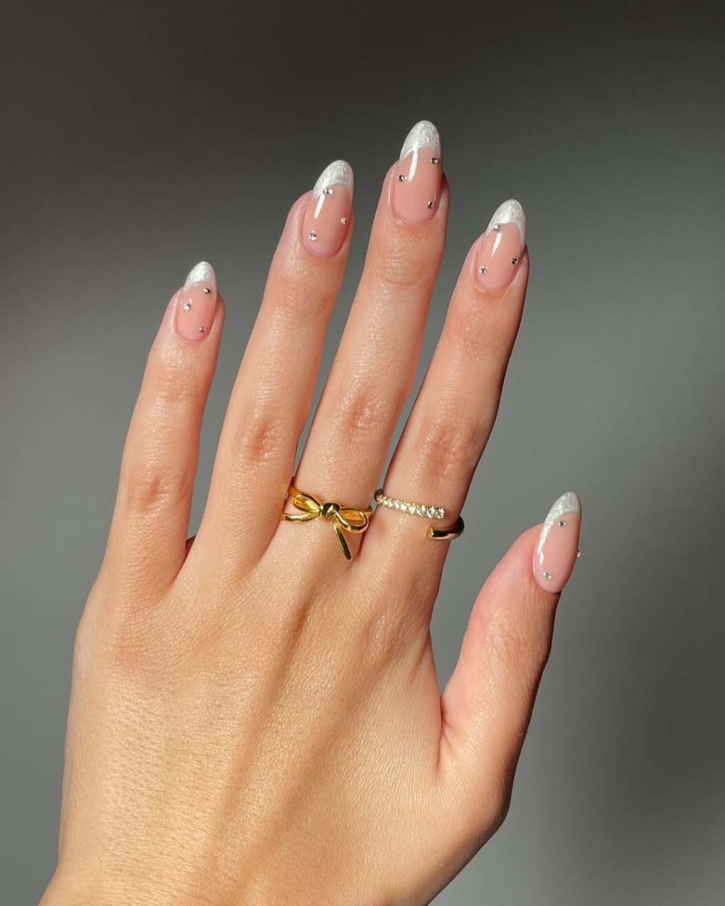 Medium Almond French With Rhinestone Accents, миндаль, Close-Up Take Medium Almond French With Rhinestone Accents, миндаль, Close-Up Take — Bride Nail