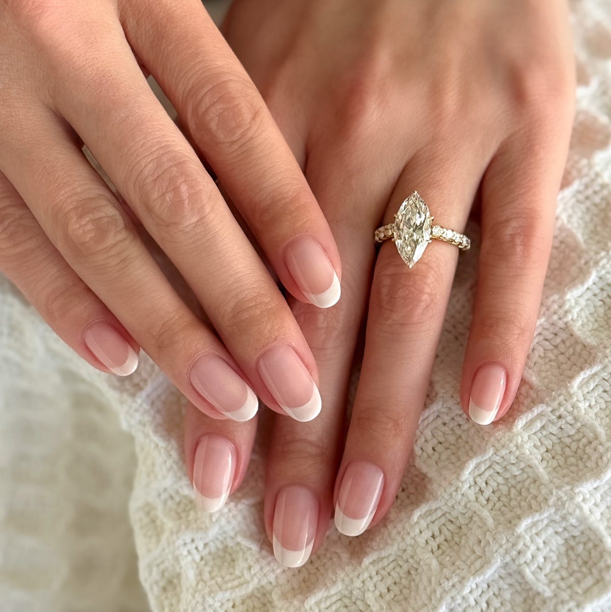 Medium Square Classic French Manicure, полупрозрачный нюдовый с белым Medium Square Classic French Manicure, полупрозрачный нюдовый с белым — Bride Nail