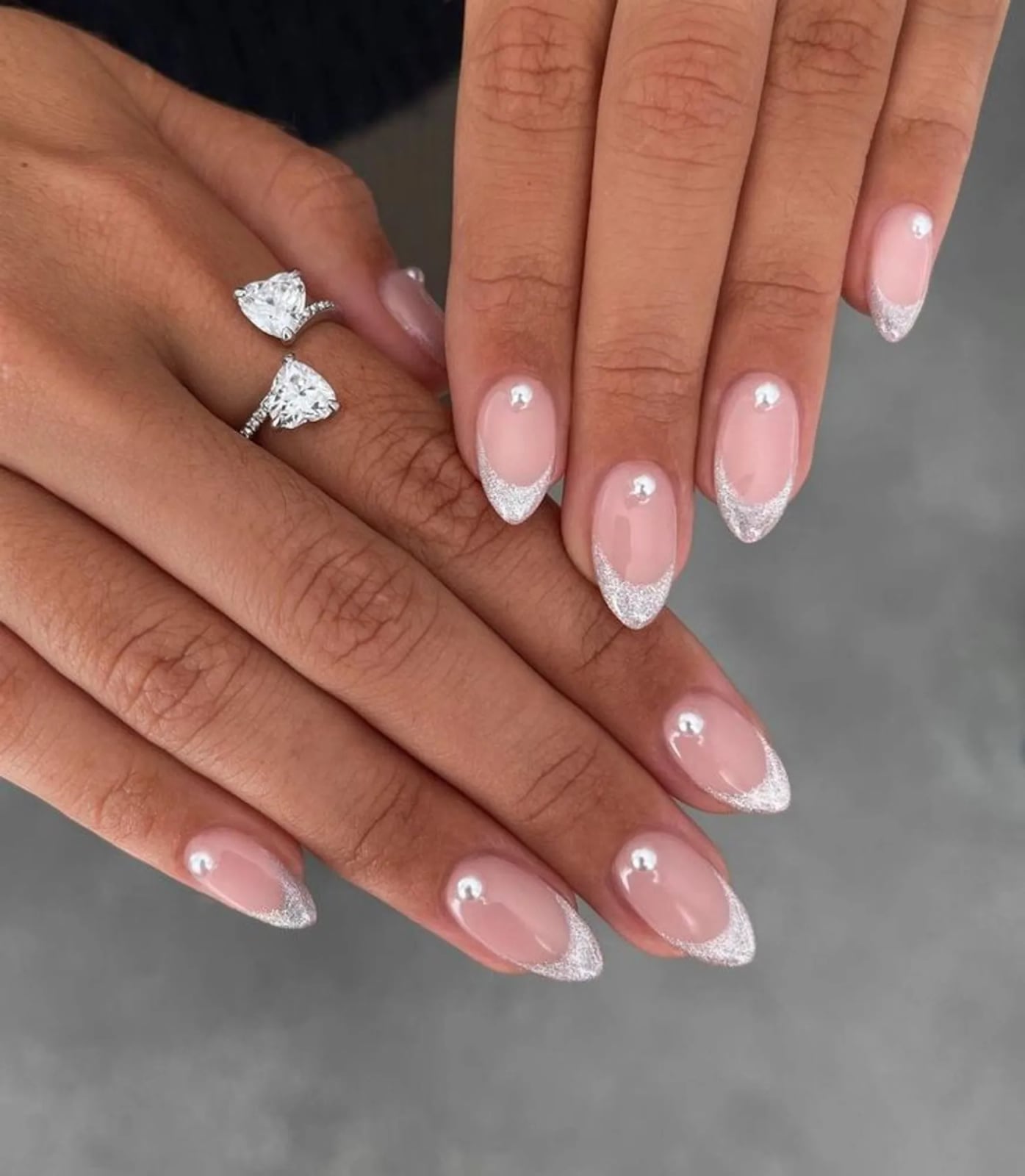 Short Oval French With Silver Glitter And Pearls Short Oval French With Silver Glitter And Pearls — Bride Nail