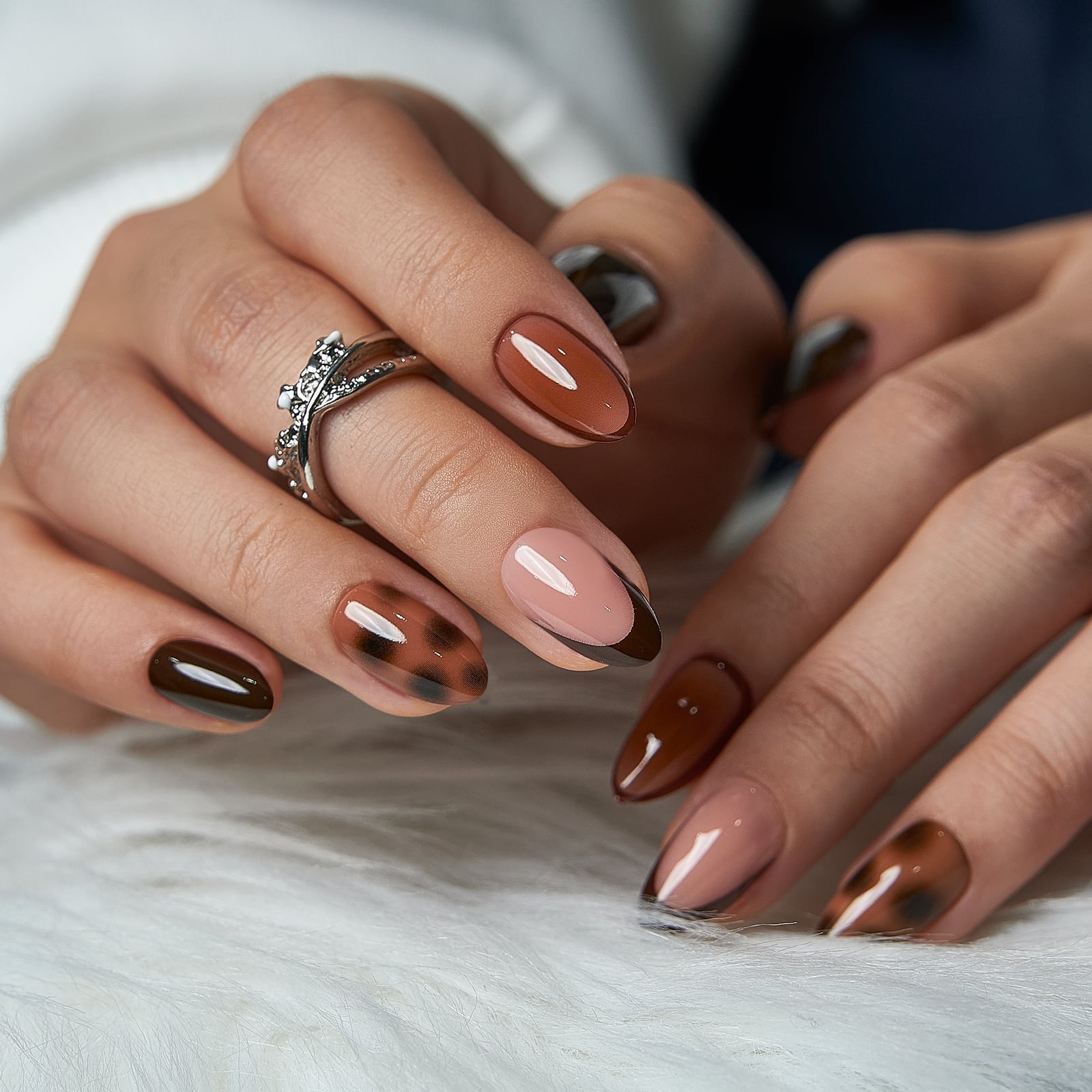 Short Almond Tortoiseshell French Tip Nails Short Almond Tortoiseshell French Tip Nails — Brown Almond Nails